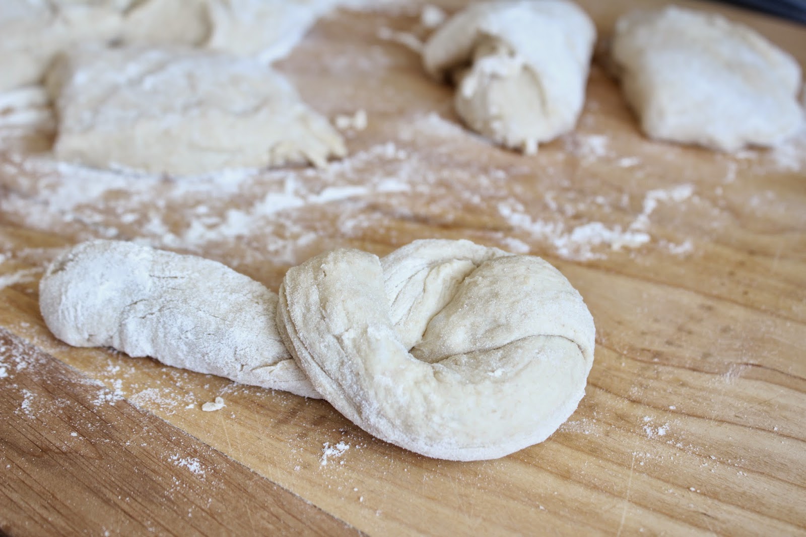 domowe kajzerki zaplatanie krok 4