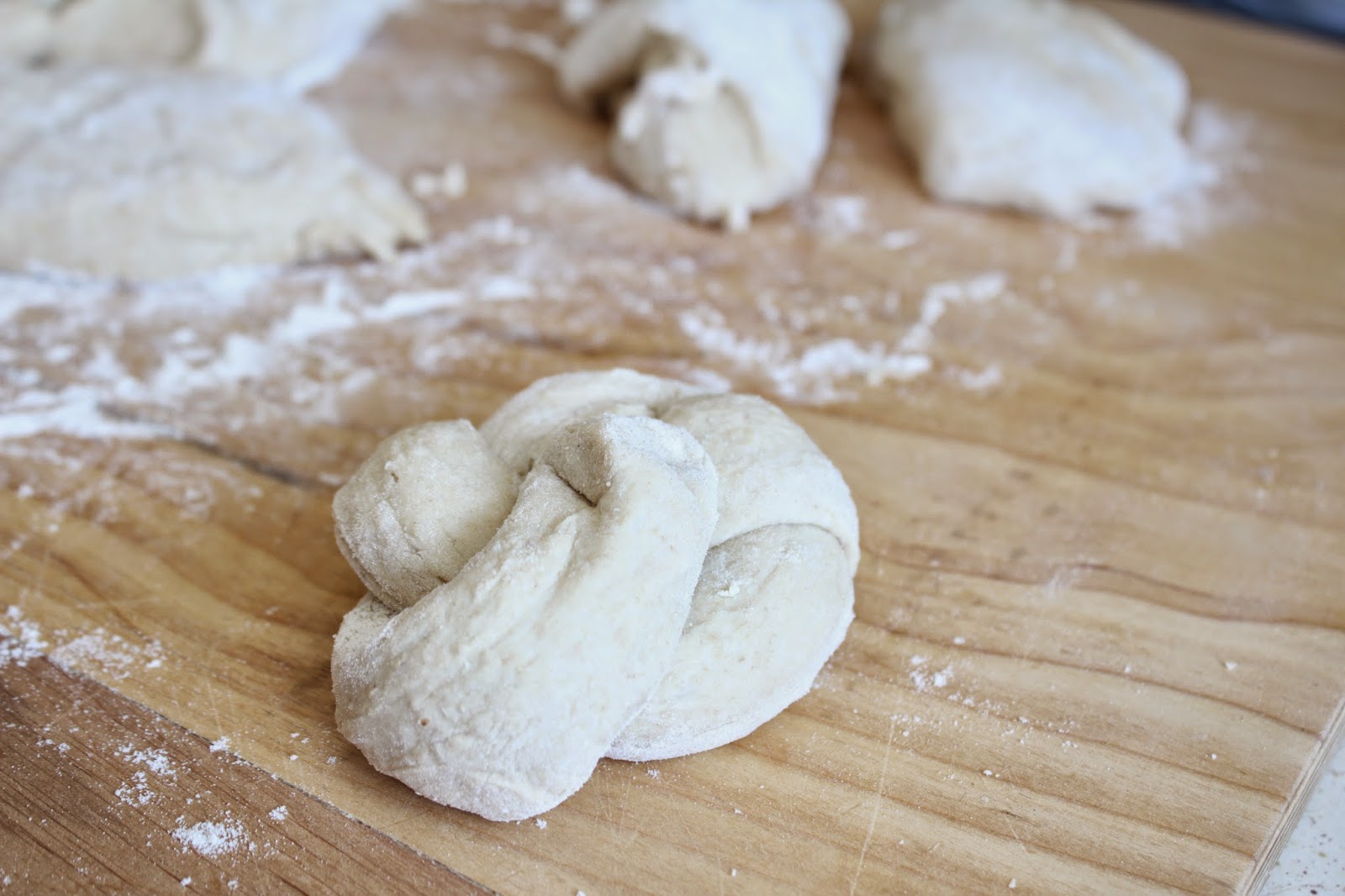 domowe kajzerki zaplatanie krok 5